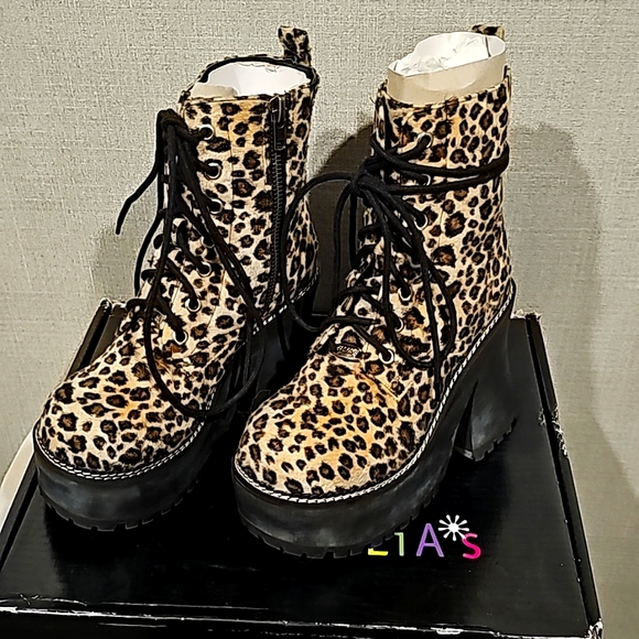 Dolls Kill Shoes - Leopard print platform shoes
